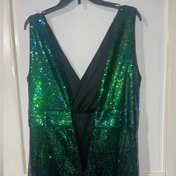 Ombré Sequin Embellished Maxi Gown - Picture 7 of 7